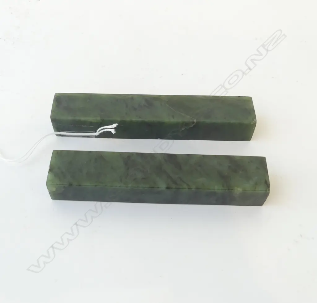 2 PCES GREENSTONE 25x20x140mm Image 1++