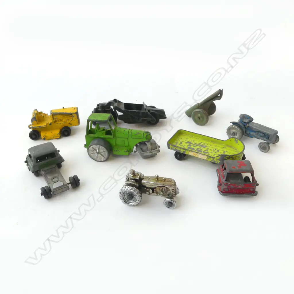 EIGHT FUN HO NEW ZEALAND TOYS INCL. TRACTORS, CANON, D-8 CATERPILLAR ETC, L.42MM-90MM Image 1++