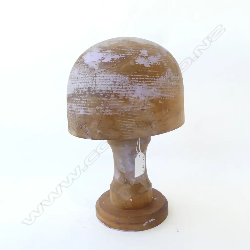 VINTAGE RIMU HAT BLOCK H280 DIA200MM Image 1++