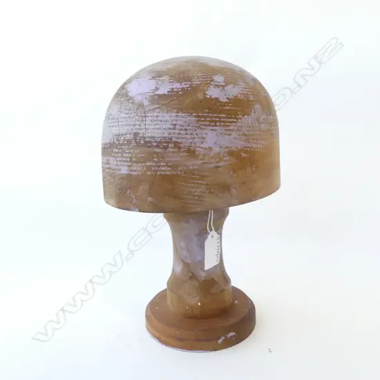 VINTAGE RIMU HAT BLOCK H280 DIA200MM