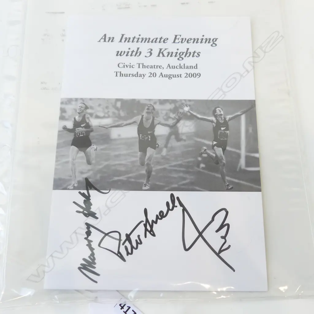 1 PROGRAMME SIGNED BY MURRAY HALBERG, PETER SNELL & JOHN WALKER 210x150mm Image 1++