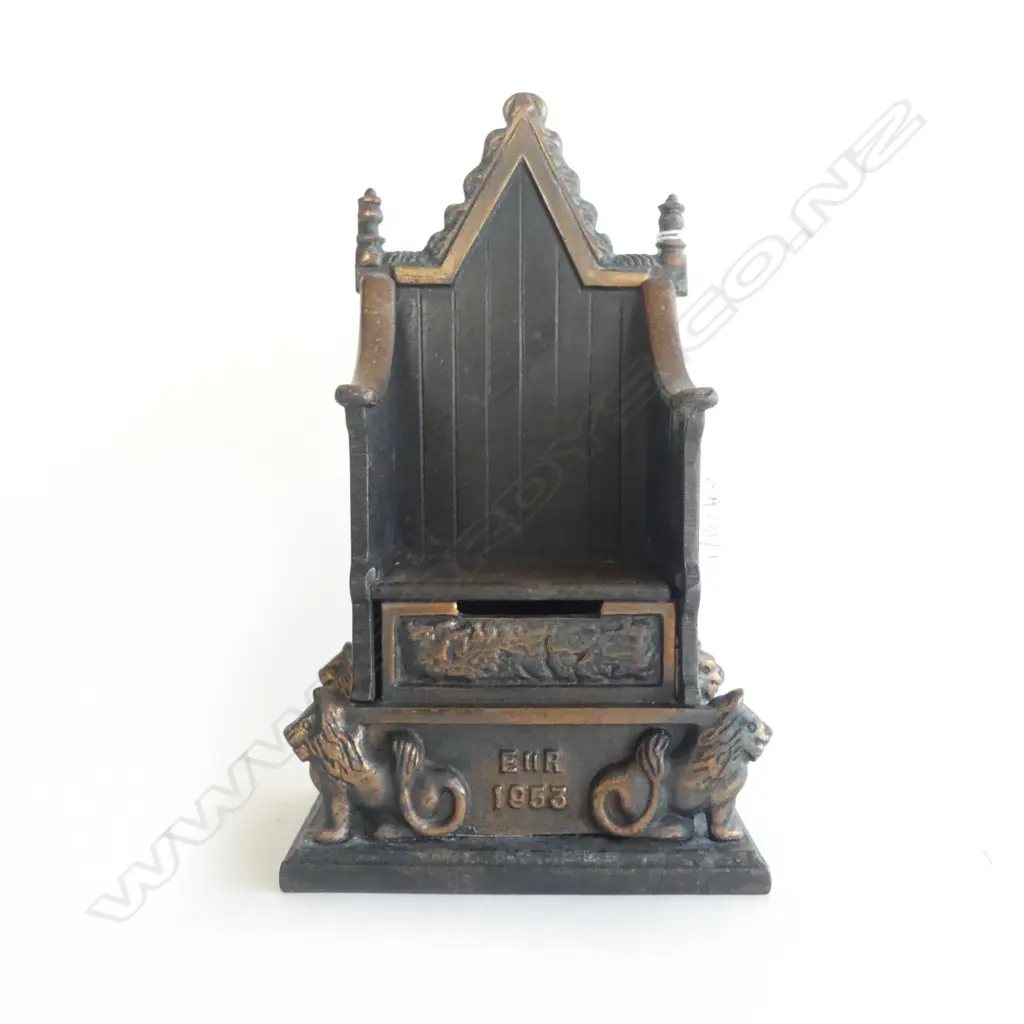 CAST METAL 1953 CORONATION THRONE MONEY BANK H.210mm Image 1++