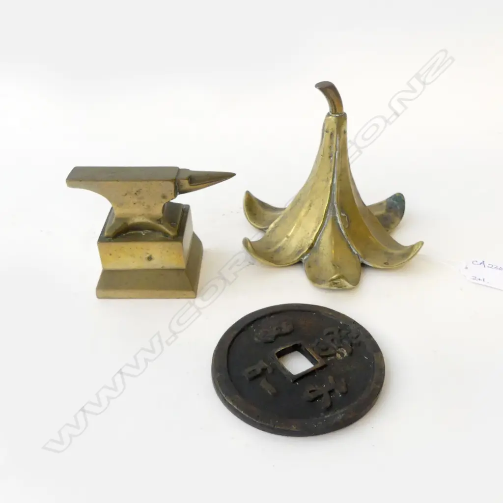 3 PCES; BRASS ANVIL & BELL H.110m, AND IRON TSUBA 80mm dia Image 1++