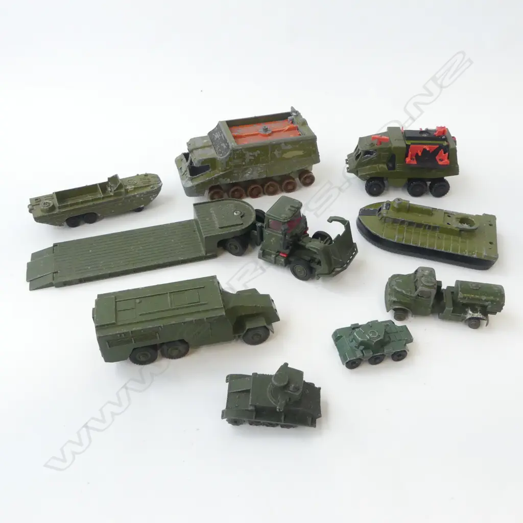 9 VINTAGE DINKY, CORGI & MATCHBOX DIE CAST MILITARY ARMY VEHICLES INCL. HOVERCRAFT, AMPHIBIAN, ARMOURED COMMAND VEHICLE  Image 1++