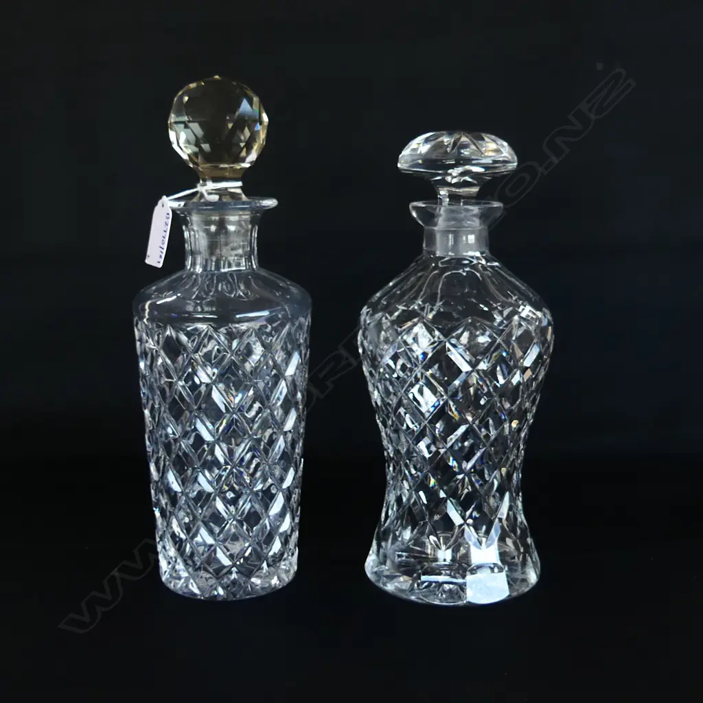 2 CRYSTAL DECANTERS H240 & 280MM Image 1++
