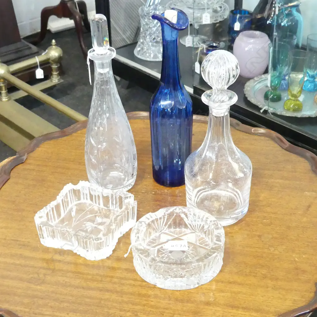 3 DECANTERS ( 1 CRYSTAL) + 2 CUT CRYSTAL ASHTRAYS Image 1++