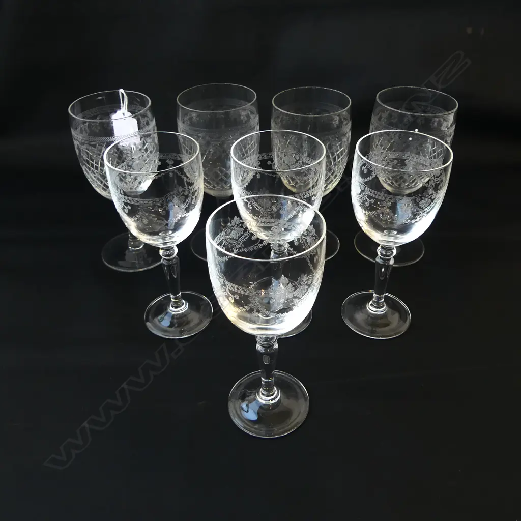 EIGHT EDWARDIAN WINE GLASSES – FOUR OF EACH PATTERN, H.140MM Image 1++