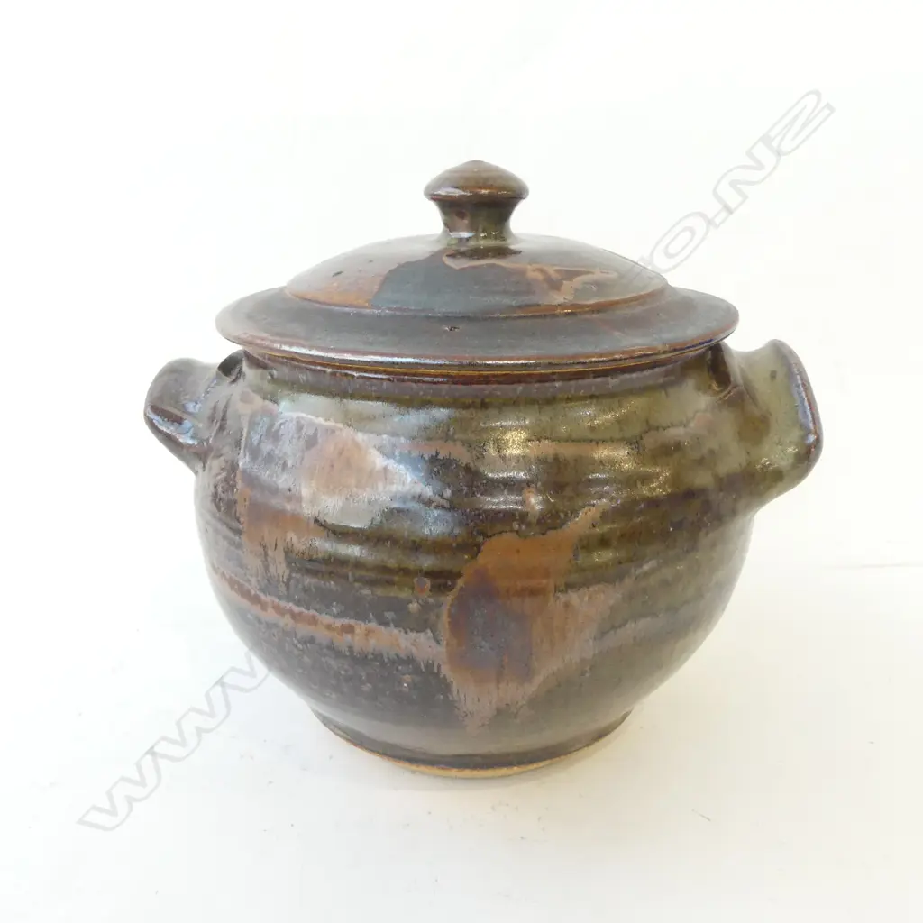 LARGE LIDDED STUDIO POTTERY CASSEROLE POT SIGNED H230MM Image 1++