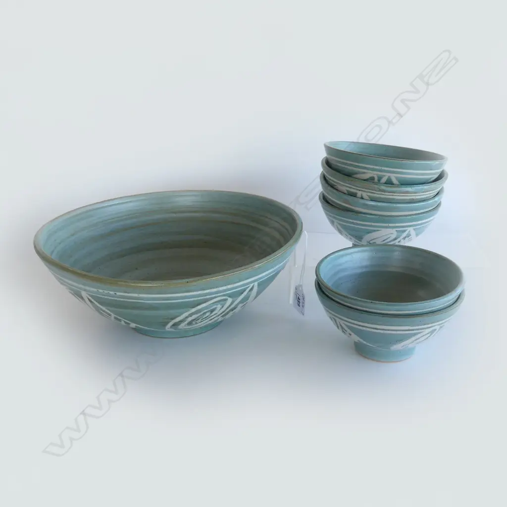 HANMER DESSERT SET, 6 SM BOWLS & LG FOOTED BOWL H.120mm DIA. 290mm Image 1++