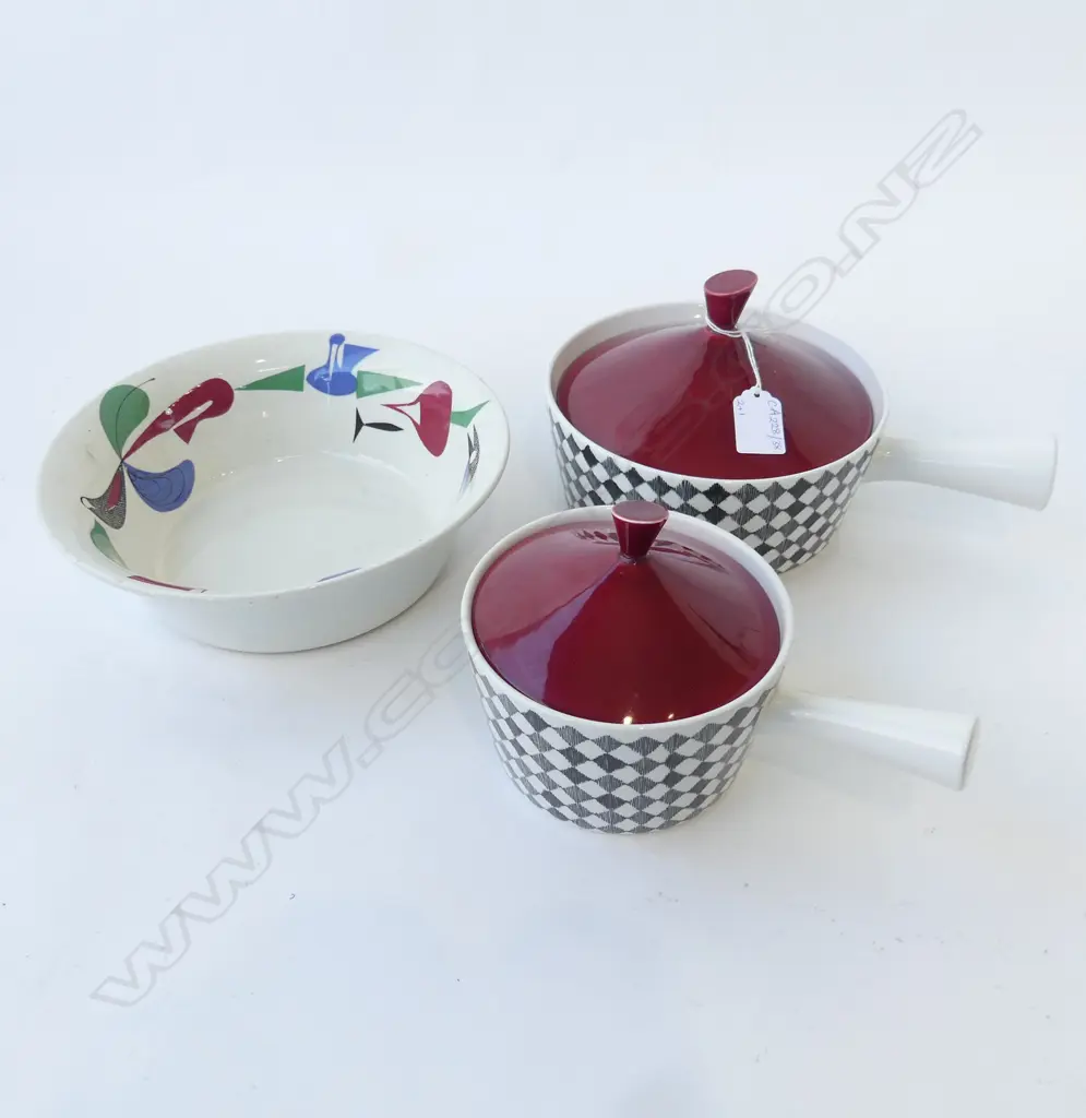 2 RORSTRAND 'RED TOP' LIDDED OVENWARE POTS (BOTH FINIALS REPAIRED) + FIGGJO FLAMEWARE BOWL 230mm dia Image 1++
