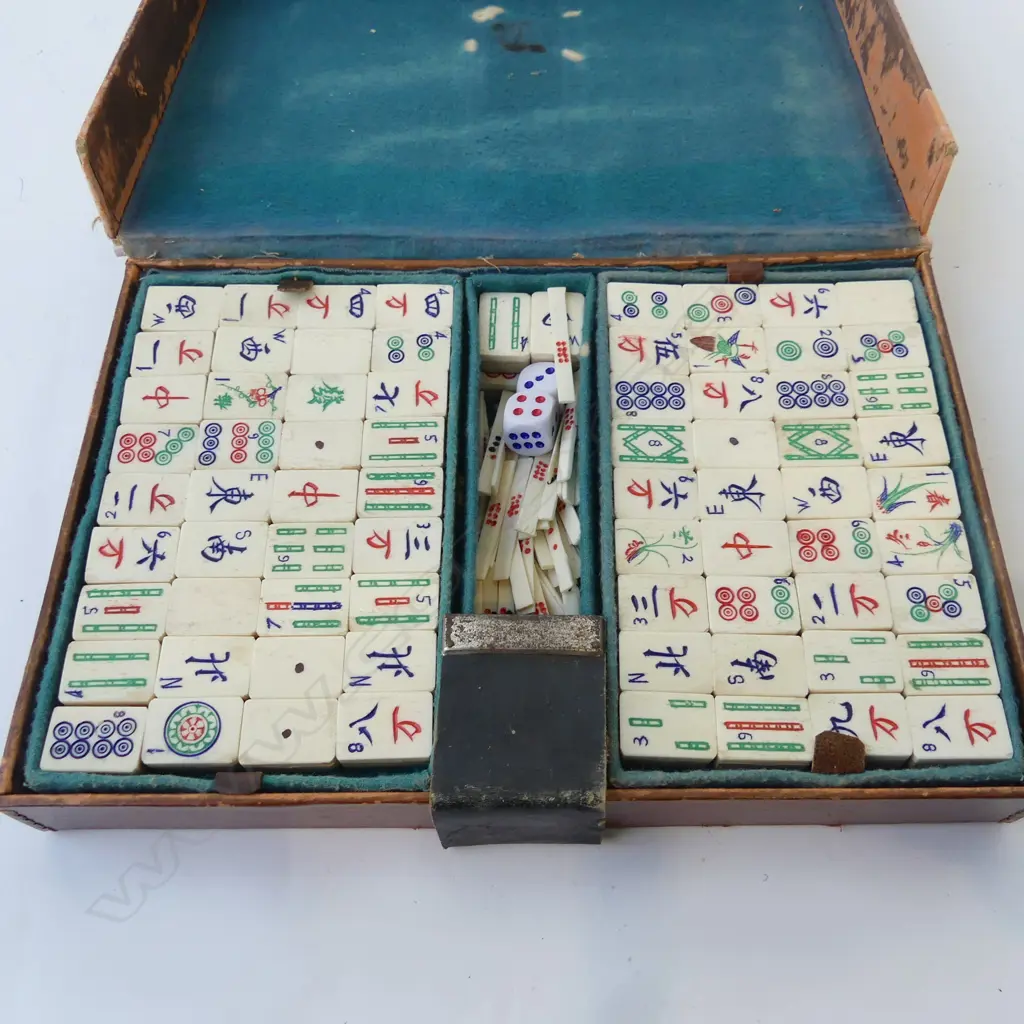BONE & BAMBOO MAH JONG SET, CASED Image 1++