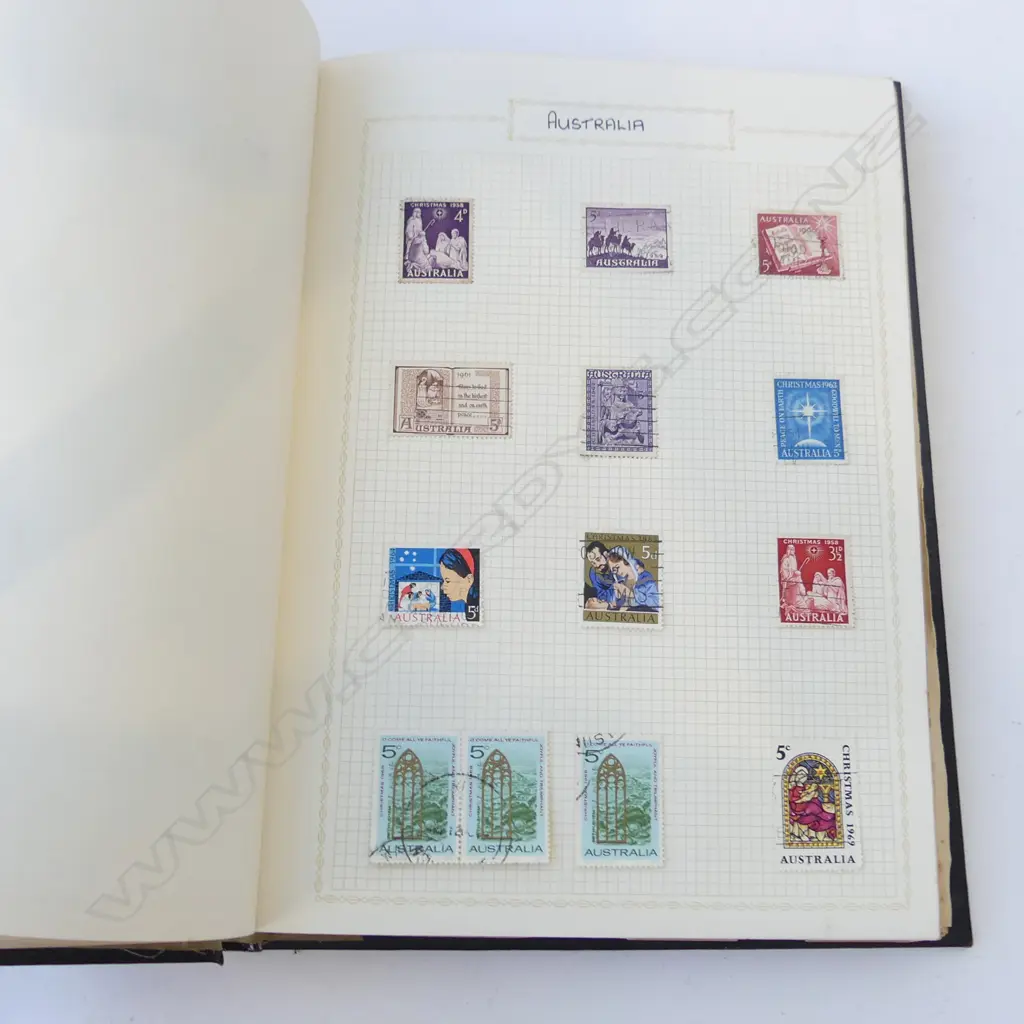 GOOD WORLD STAMP ALBUM INCLUDING 15 PAGES MAO PERIOD CHINESE STAMPS Image 1++