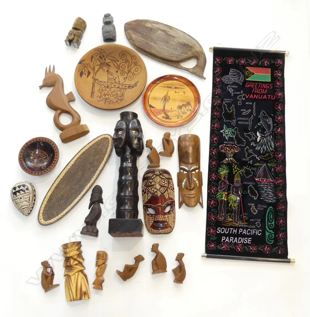 SMALL BOX SOLOMAN ISLAND & PNG WOOD CARVED & MOP INLAID PCS Image 1++