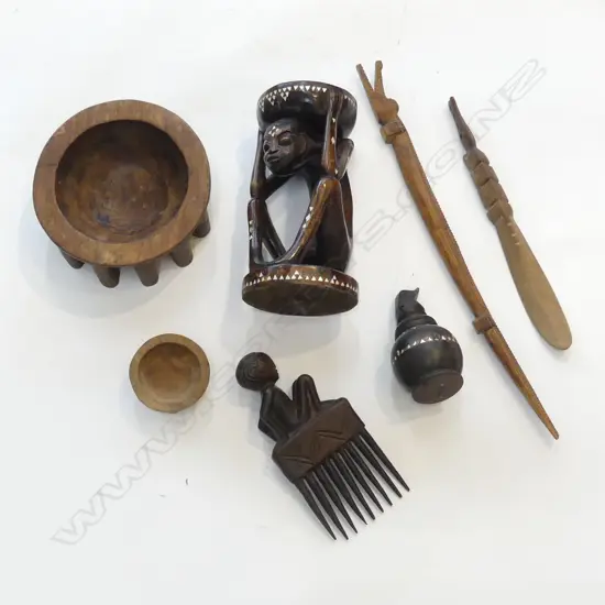 SMALL BOX SOLOMAN ISLAND & PNG WOOD CARVED & MOP INLAID PCS