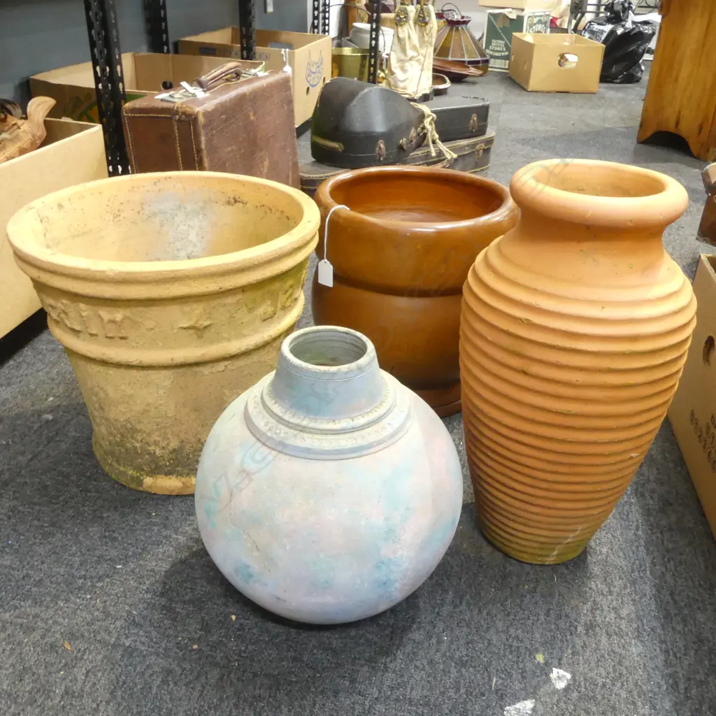 3 TERRCOTTA POTS + WOODEN BIN H.300mm Image 1++