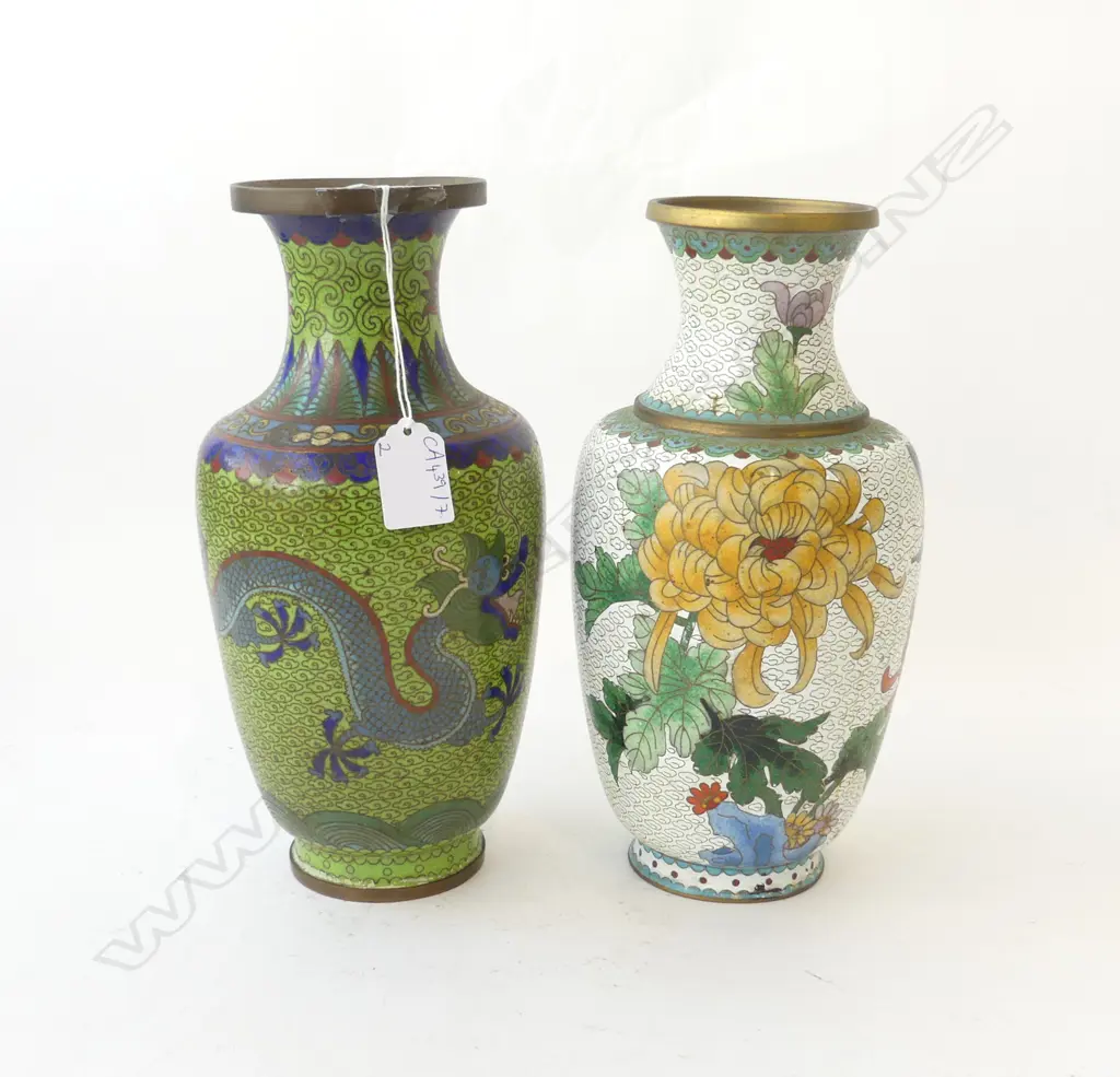 2 ORIENTAL CLOISONNE VASES H.260mm Image 1++