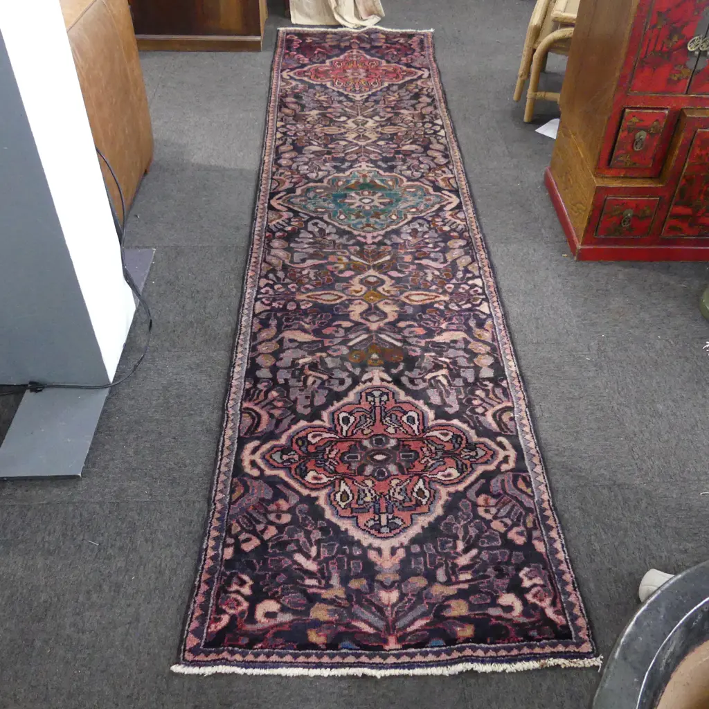 VINTAGE PERSIAN LILIHAN RUNNER, 800 x 3300mm, some faults Image 1++
