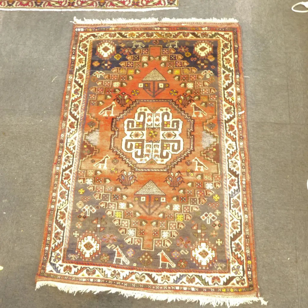 HAND KNOTTED PERSIAN QASHQAI RUG all wool 1650 x 1140mm main central medallion Image 1++