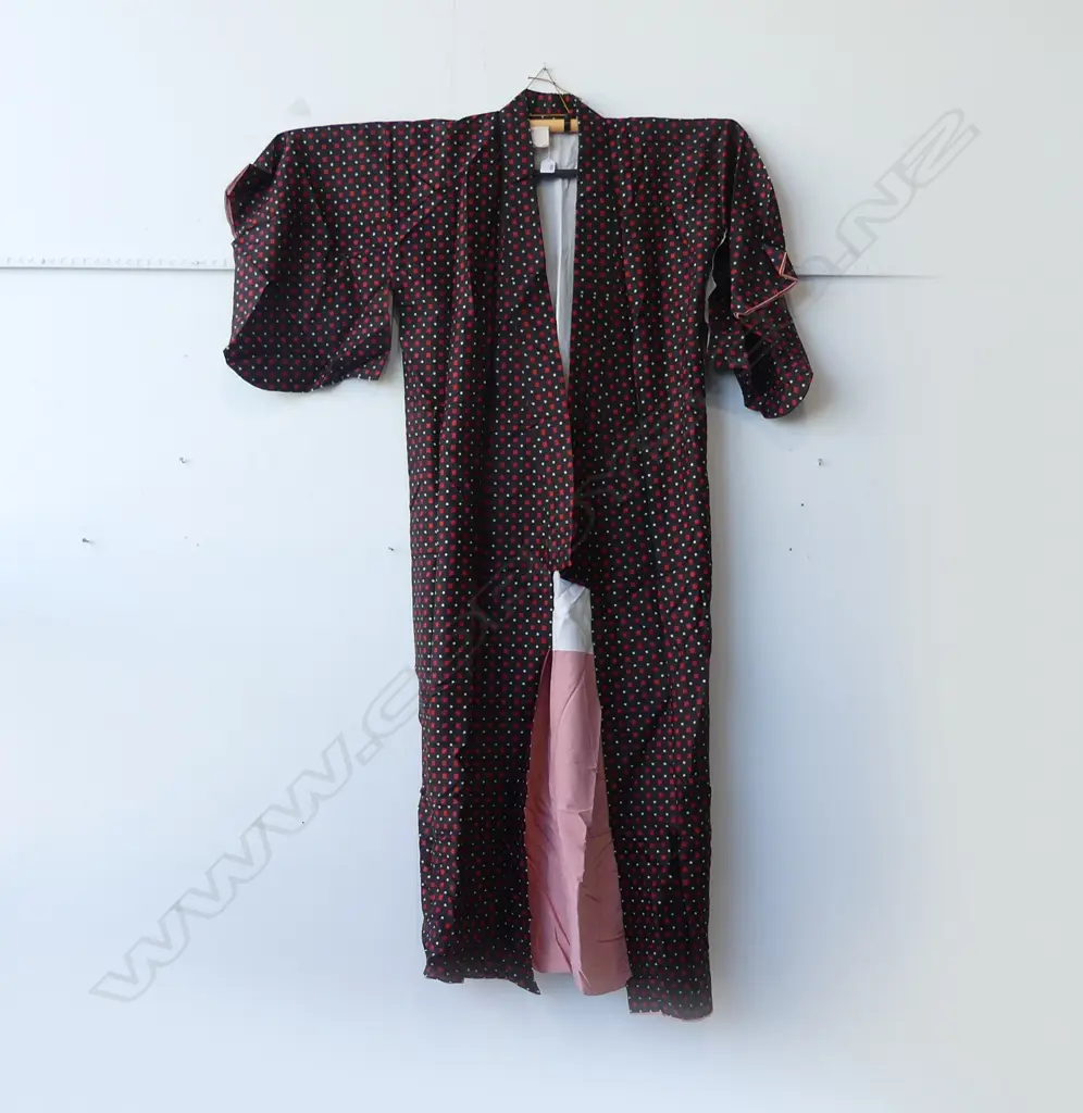 VINTAGE FULL LENGTH JAPANESE SILK KIMONO RED/WHITE/BLACK PRINT - FULLY LINED Image 1++