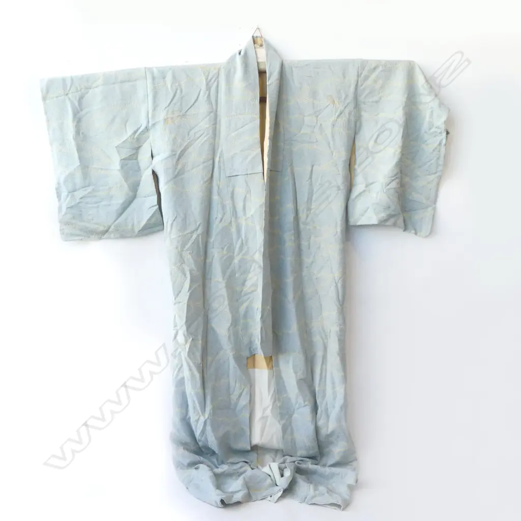 VINTAGE FULL LENGTH JAPANESE SILK KIMONO - PALE BLUE & CREAM TEXTURED PATTERN - FULLY LINED Image 1++