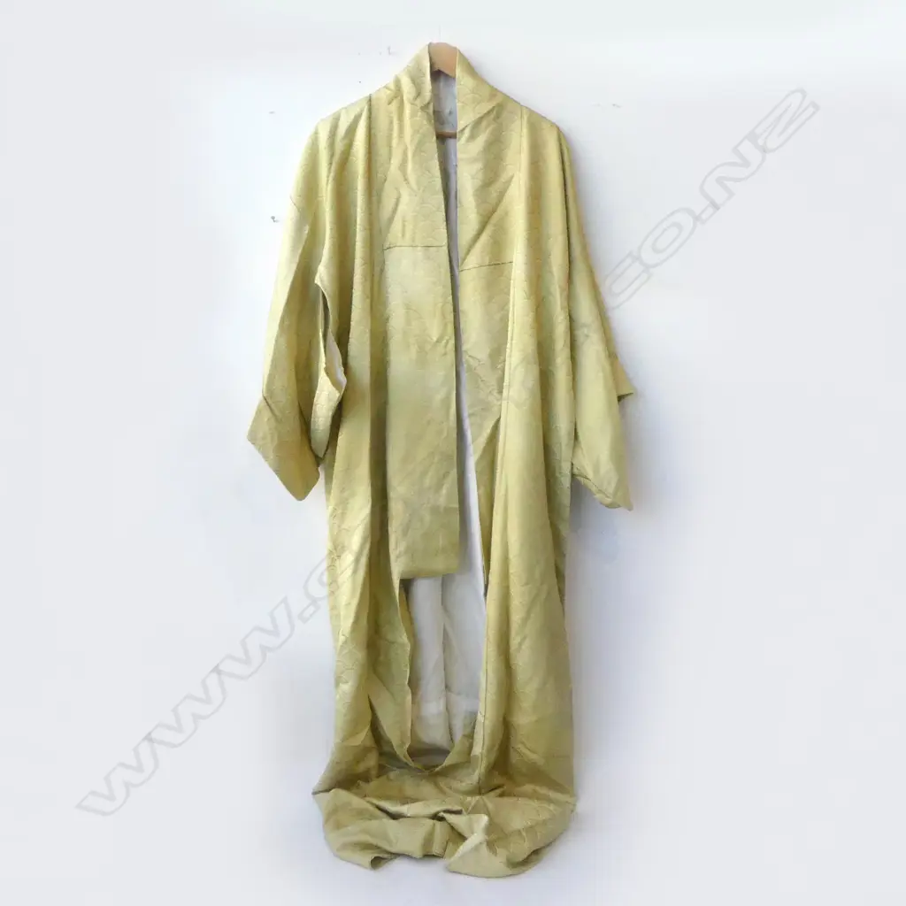 VINTAGE FULL LENGTH JAPANESE SILK KIMONO - GOLD PATTERN - FULLY LINED Image 1++