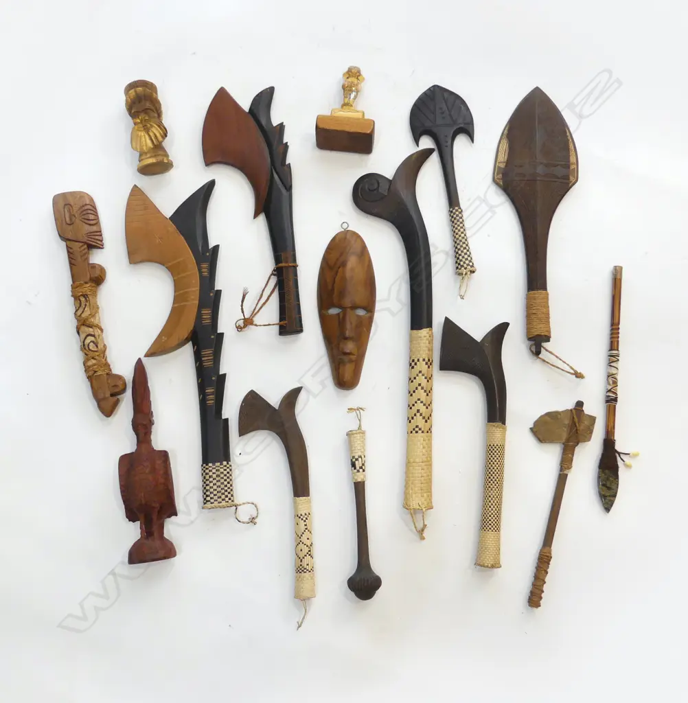 BOX OF SOUTH PACIFIC ISLAND CARVED PCS Image 1++