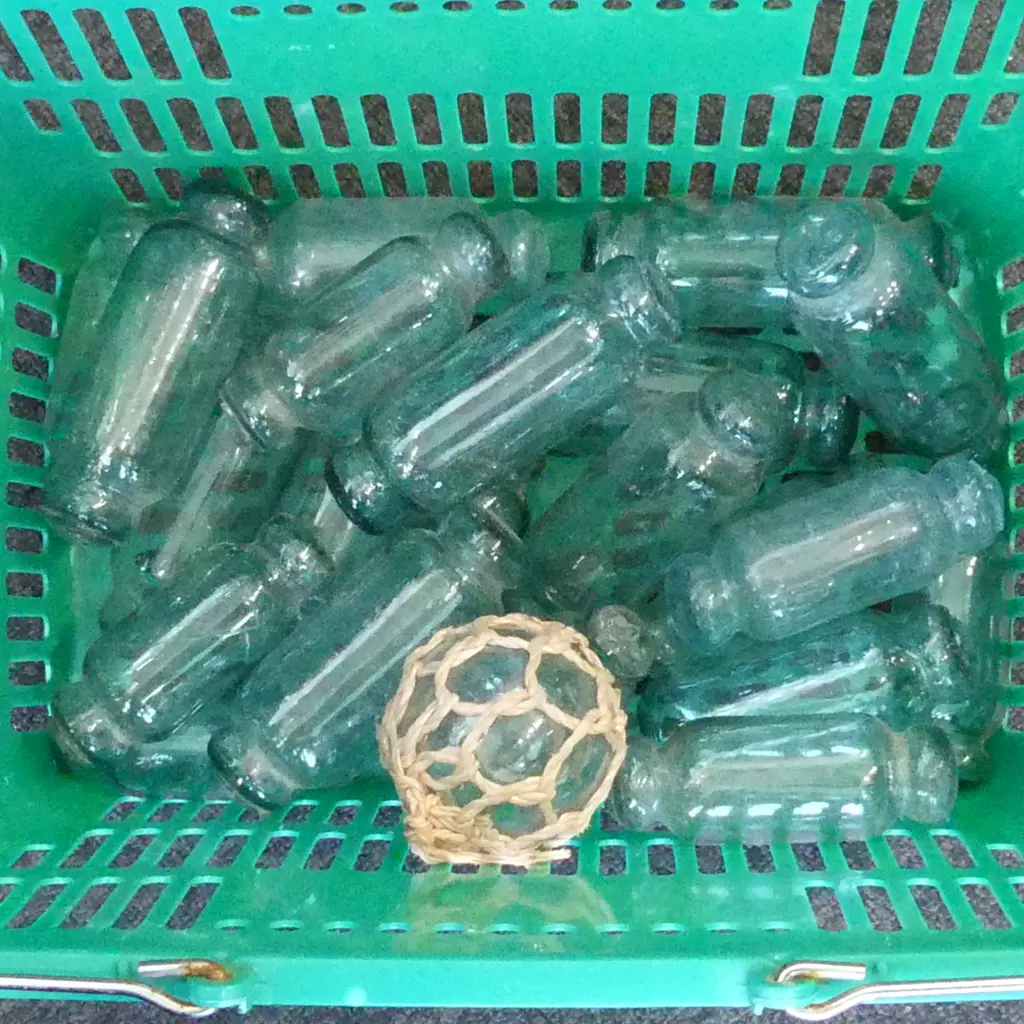 22 OLD GLASS BOTTLE FISHING FLOATS, VARIOUS SIZES L.125-150 mm Image 1++
