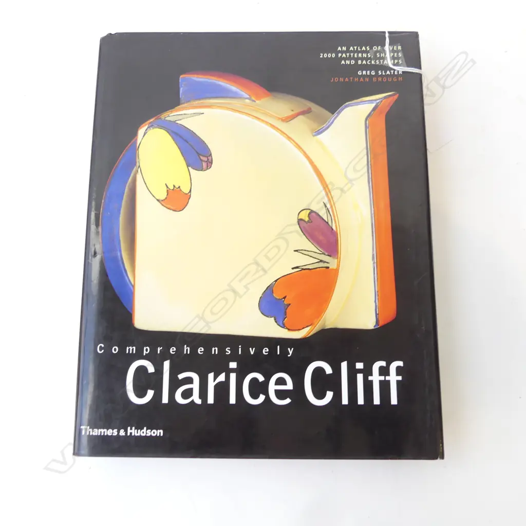 CLARICE CLIFF BOOK, THAMES & HUDSON 2005 Image 1++