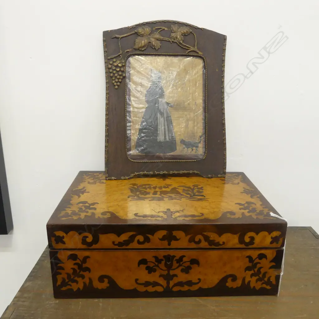 INLAID WRITING SLOPE W.350mm + SILHOUETTE PICTURE Image 1++