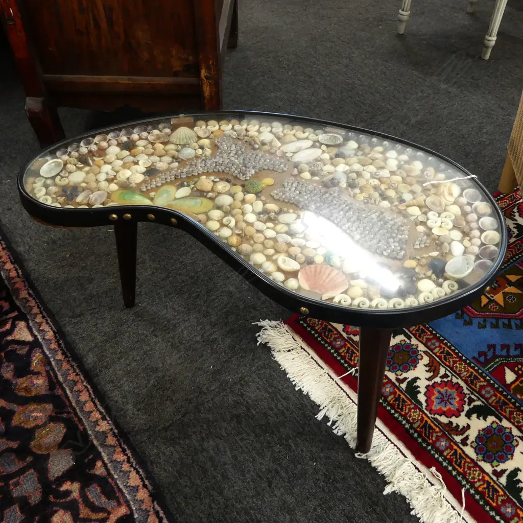 VINTAGE NZ KIDNEY TABLE BY N & L CHRISTIAN OF PICTON, SHELL MAP OF NZ TO TOP, W.650mm Image 1++