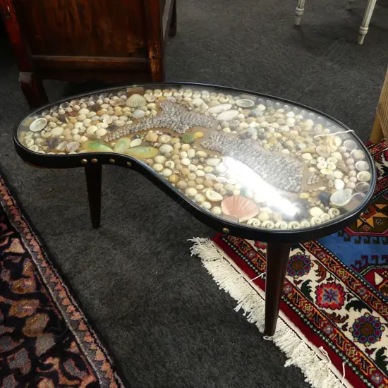 VINTAGE NZ KIDNEY TABLE BY N & L CHRISTIAN OF PICTON, SHELL MAP OF NZ TO TOP, W.650mm