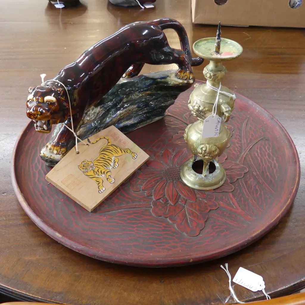 3 JAPANESE PCES; CERAMIC TIGER L.320mm, BRASS CANDLESTICK H.240mm, CHARGER 450mm dia Image 1++