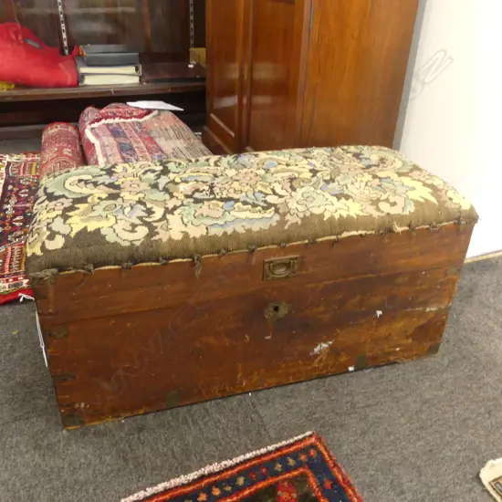 VICT CAMPHORWOOD CAMPAIGN CHEST DISTRESSED TAPESTRY PADDED TOP H370 L830MM