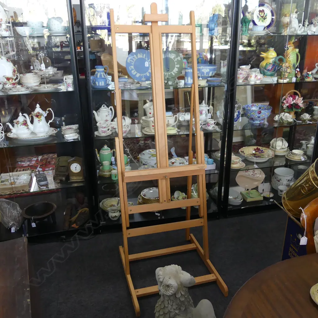 MABEF WOODEN EASEL Image 1++