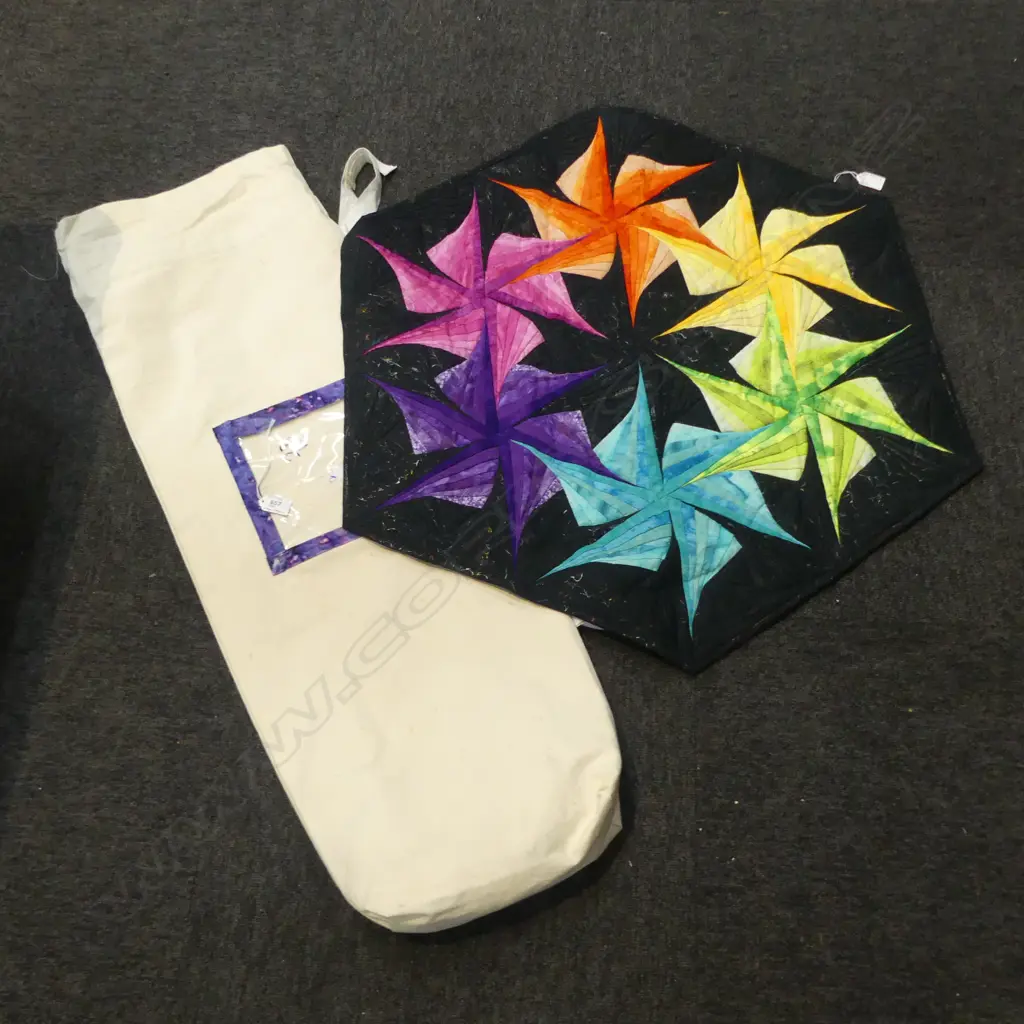 AVRIL FRIEND 'TROPICAL SPLENDOUR' HEXAGONAL FABRIC ART PANEL 760x880mm + CANVAS BAG Image 1++