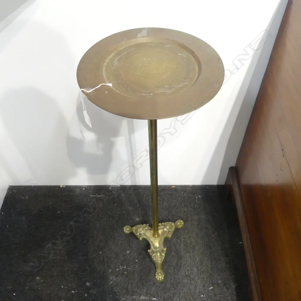 BRASS CHURCH CANDLE STAND H900MM Image 1++