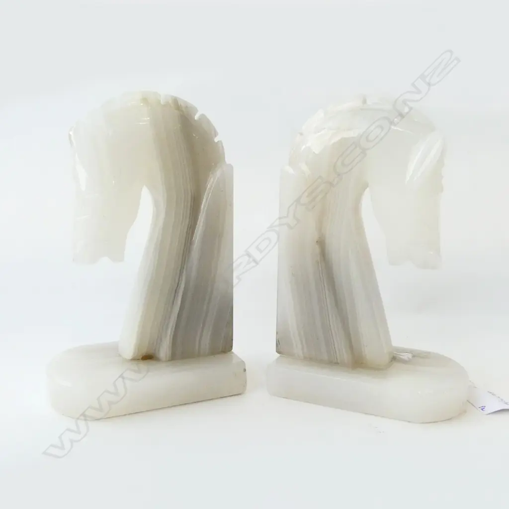 PR ITALIAN ONYX HORSE HEAD BOOKENDS H200MM Image 1++