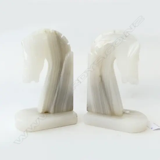 PR ITALIAN ONYX HORSE HEAD BOOKENDS H200MM