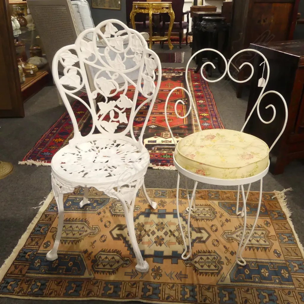 2 WHITE METAL OUTDOOR CHAIRS Image 1++