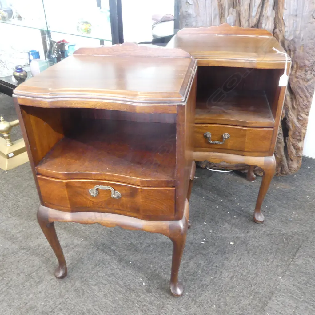 PR QUEEN ANNE STYLE BEDSIDE CABINETS Image 1++