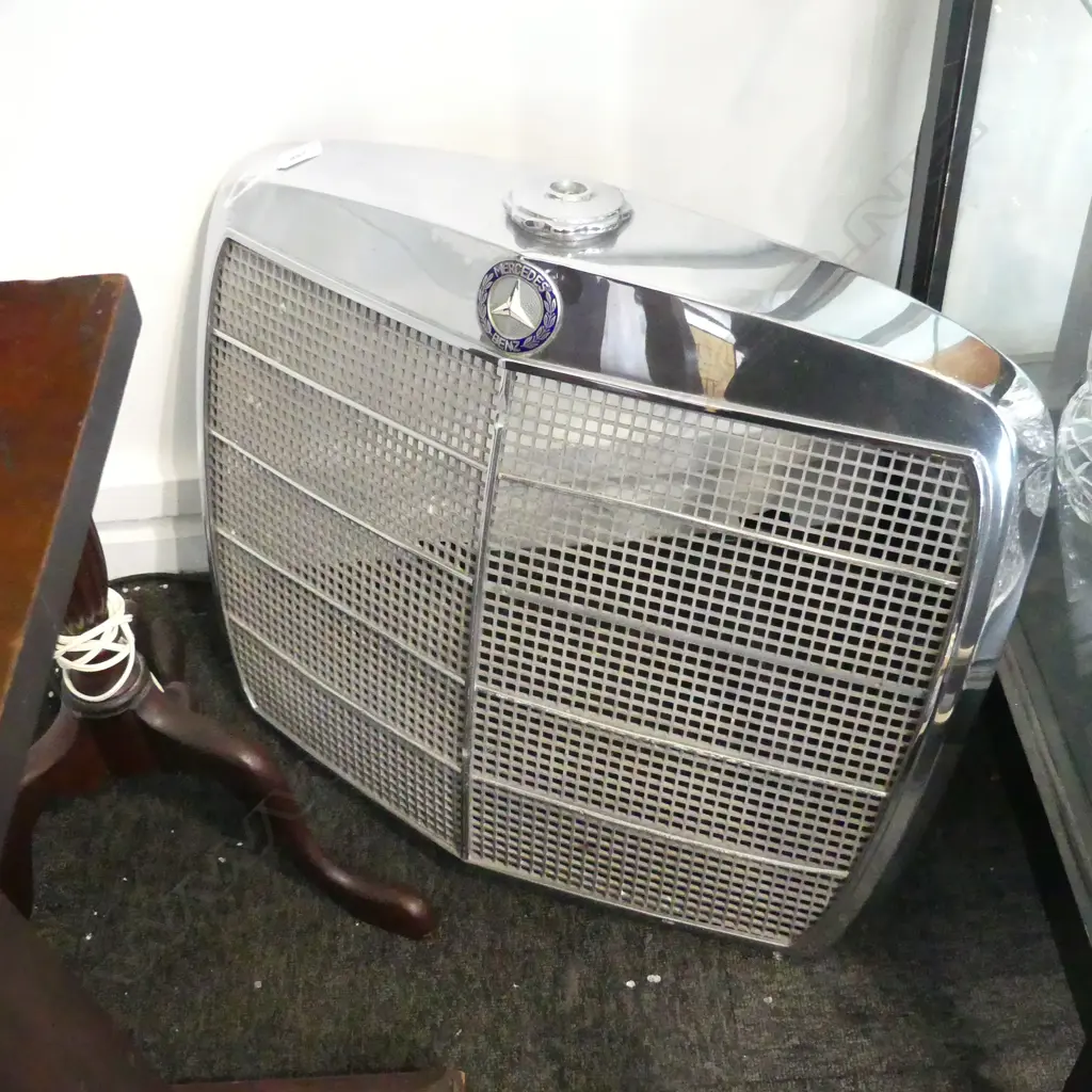 MERCEDES BENZ GRILLE H.550mm Image 1++
