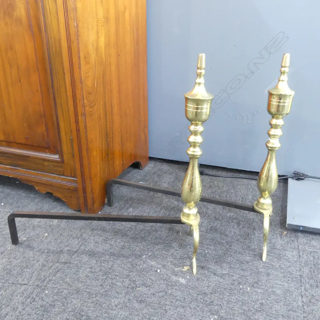 PAIR OF LARGE ANTIQUE BRASS FIRE DOGS, L.450MM, H.450MM Image 1++