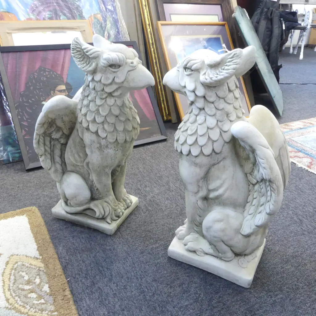 PR CONCRETE GRIFFINS H.545mm Image 1++
