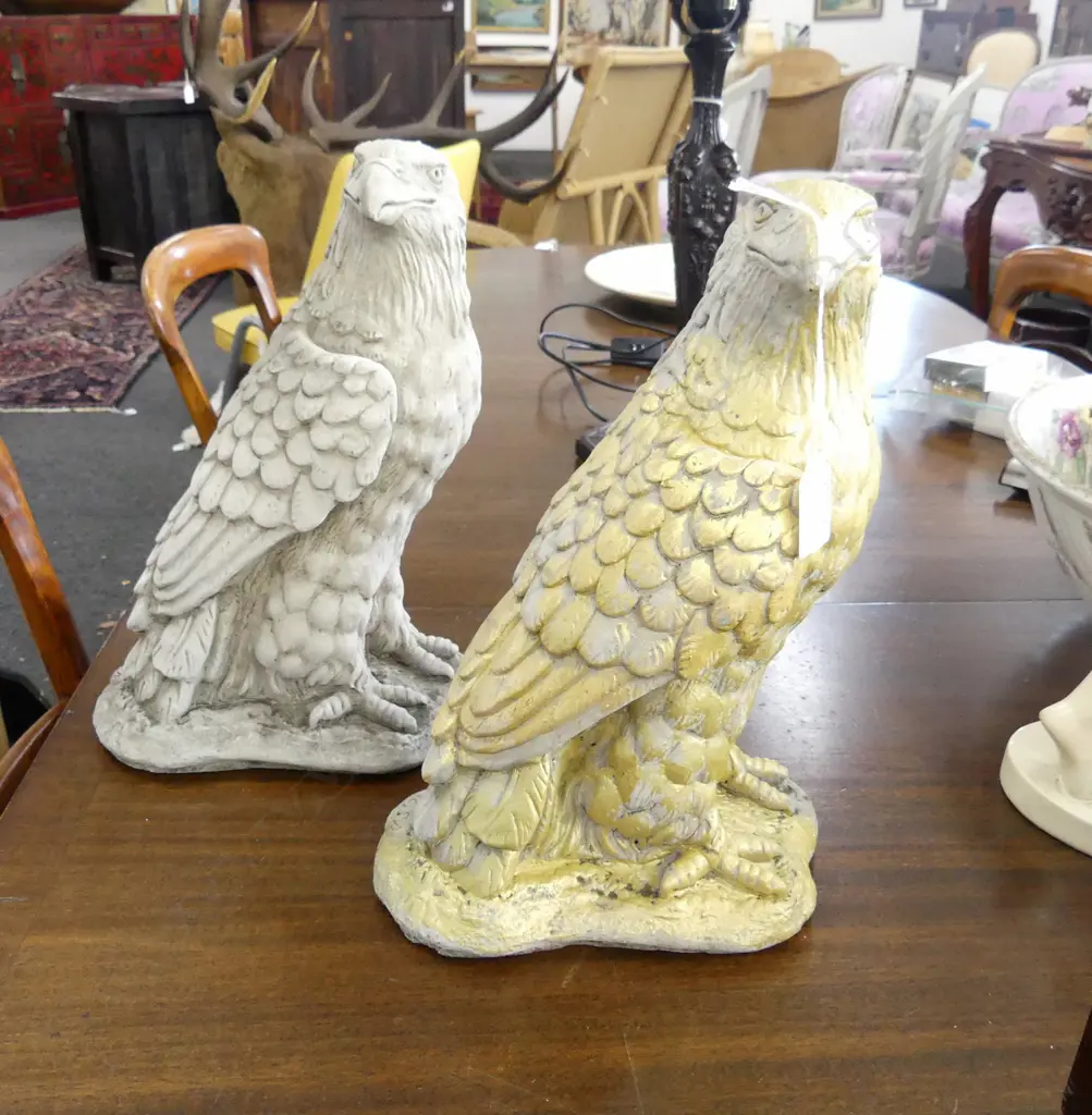 PR CONCRETE EAGLES H.315mm Image 1++