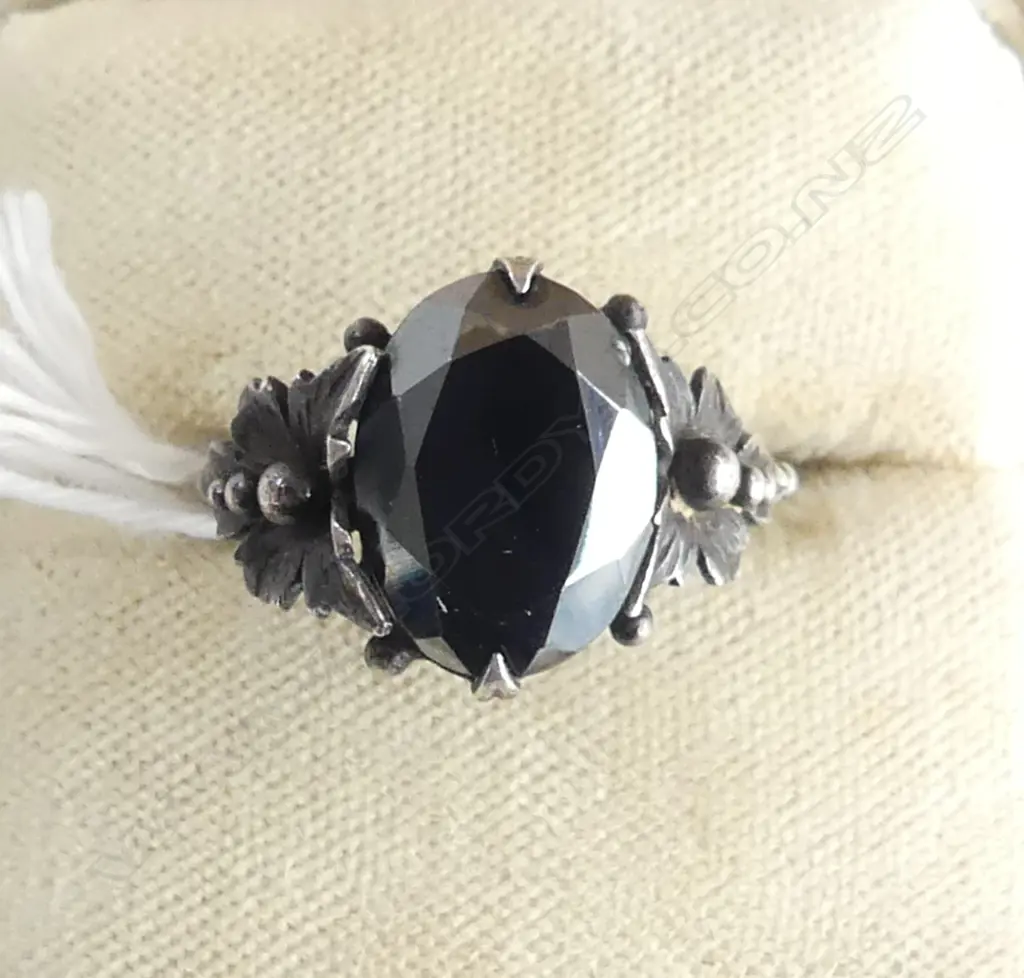 ANTIQUE SILVER AND HEMATITE DRESS RING  SIZE L Image 1++