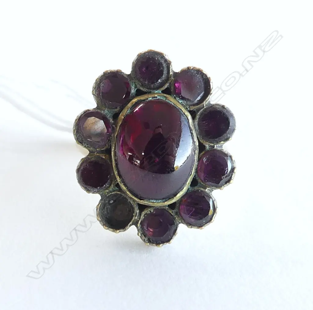 9CT GARNET RING  BASE (1 STONE MISSING) THE TOP OF RING IS GOLD PLATED 5.4gm?s SIZE M Image 1++