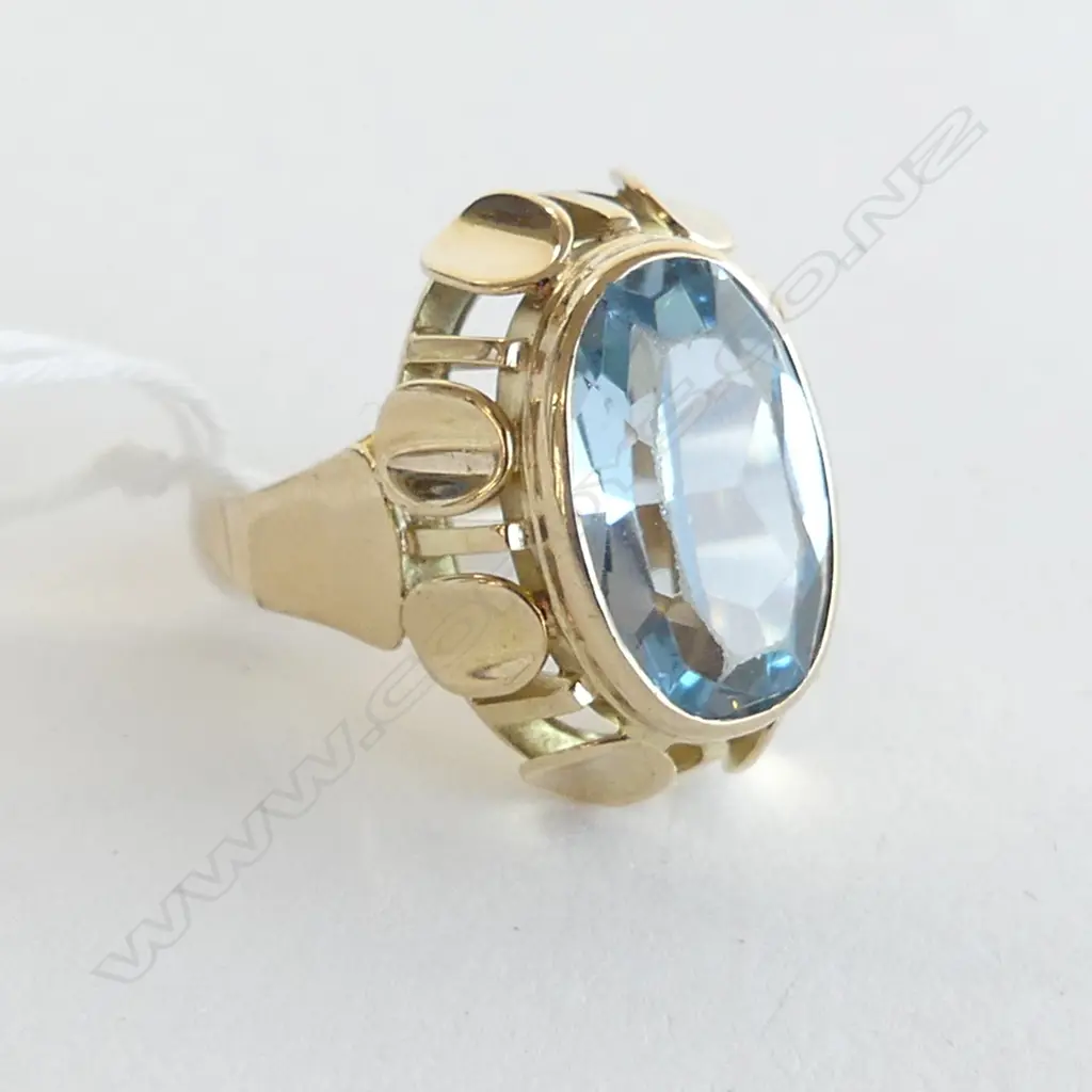 14ct BLUE TOPAZ RING 7.3gms SIZE M Image 1++