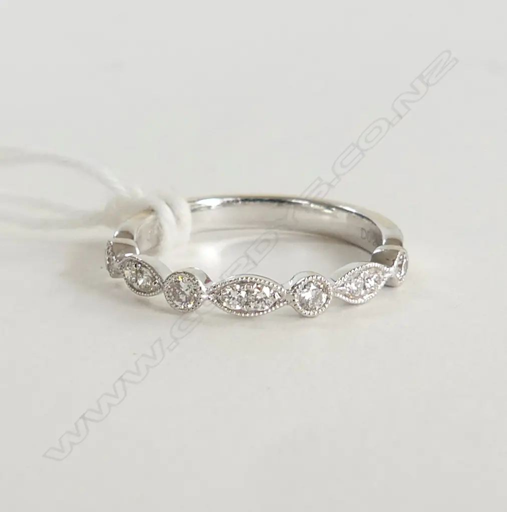 18ct WT GOLD DIAMOND SET ETERNITY RING D=0.20ct 2.0gm, SIZE I Image 1++