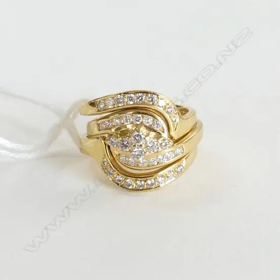 18ct DIAMOND RING w PR DIAMOND SET MATCHING BANDS, D=0.50ct 8.6gm size L