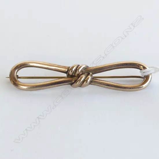 8CT (333) BROOCH 3.1gms